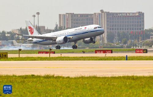 国产大飞机降落国外视频,壮志凌云，扬帆远航